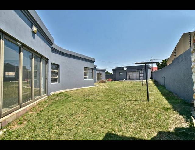 4 BEDROOM HOUSE FOR SALE IN LIEFDE EN VREDE